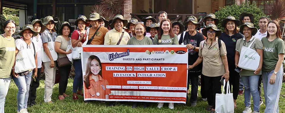 Participants, facilitators, and lecturers in the Pitogo, Quezon leg of the training series