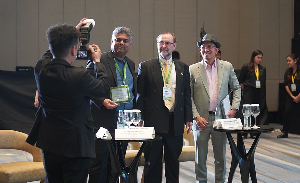 Dr. Gregorio poses with Mr. Vivek Sharma, investor and Co-founder of Farm Angel, and Dr. Wyn Ellis, Executive Director of Sustainable Rice Platform