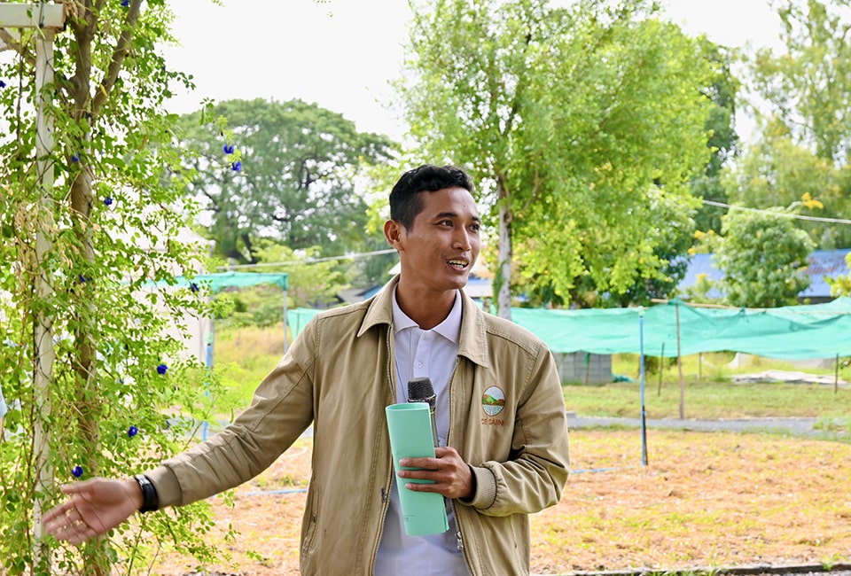 Mr. Chao Sok, Provincial Agricultural Coordinator of CE SAIN, conducted a guided tour of the Agricultural Technology Park (ATP) in Phnom Penh, Cambodia.