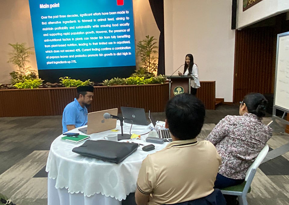 Kroesna Mon, a Master in Aquatic Biology student at Universiti Sains Malaysia, presented her policy brief.