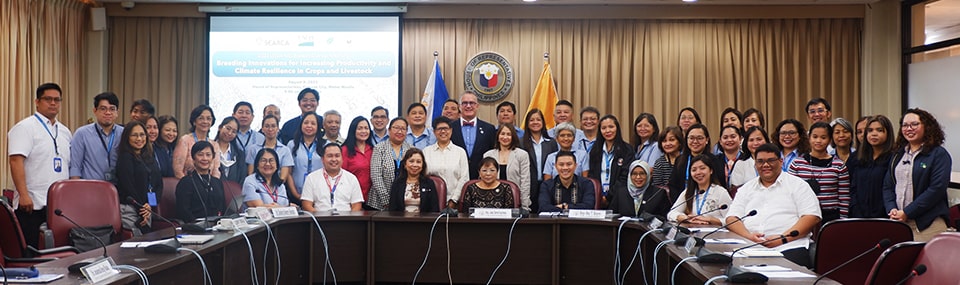 The participants and organizers of the forum on Breeding Innovations for Increasing Productivity and Climate Resilience in Crops and Livestock.