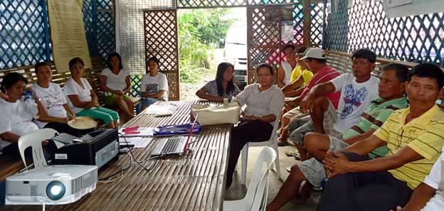 The members of Tanglaw Buhay Multi-Purpose Cooperative during their special General Assembly on 11 August 2014 in Peñaranda, Nueva Ecija.