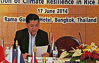 Dr. Suwit Chaikiyatiyos, Deputy Director-General, DOA, MOAC Thailand acted as the chairman of the workshop.