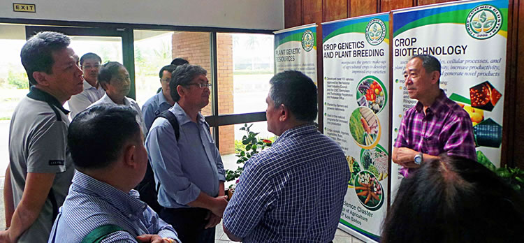 IPB Director Dr. Calixto M. Protacio briefs the participants on IPB’s technologies and processes on corn, vegetables, and other crops.