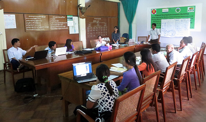 Mr. Kyaw Moe Aung facilitated the discussion during the workshop.