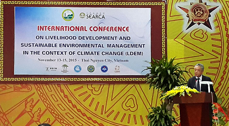 Dr Gil C. Saguiguit, Jr., SEARCA Director, opens the International Conference on Livelihood Development and Sustaibable Environmental Management (LDEM)  in the Context of Climate Change held at Thai Nguyen University of Agriculture and Forestry (TUAF) on 13-15 November 2015.