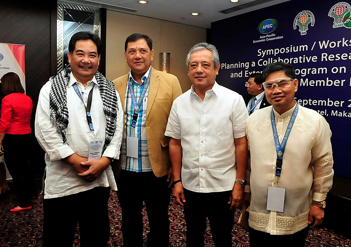 (From Left to Right) DA Usec. Segfredo Serrano, former UPLB Chancellor Dr. Luis Velasco, SEARCA Director Dr. Gil C. Saguiguit, Jr., and DA-BAR Assistant Director Dr. Teodoro Solsoloy attended the APEC symposium event. 