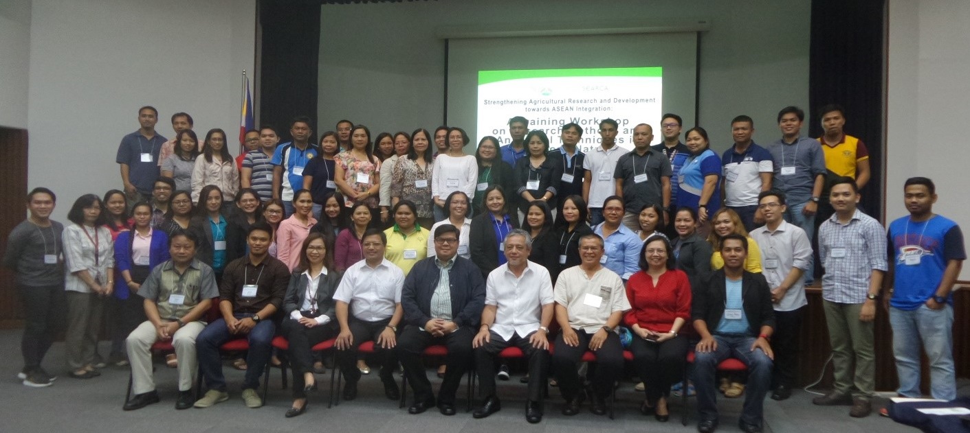 Group Photo from the Training Workshop on Research Methods and Analytical Techniques in Physical, Natural, and Social Sciences held on 29 September 2016. In the picture are Dr. Gil C. Saguguit, Jr., SEARCA Director (fourth from right); Dr. Nicomedes Eleazar, DA-BAR Director (center); Dr. Lope Santos III, SEARCA PDTS Program Specialist and OIC (fourth from left); Dr. Prudenciano U. Gordoncillo (third from right), Project Leader; the project team, resource persons, project assistants; and participants of the training from different RFOs and SUCs.