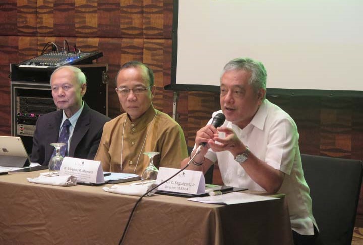 In Photo: The International Service for the Acquisition of Agri-biotech Application (ISAAA) released recently its 2016 report Global Status of Commercial Biotech/GM Crops. Discussing the report with science journalists are (from left) Dr. Paul S. Teng, chairman of the board of trustees of ISAAA; Dr. Vivencio R. Mamaril, OIC director of the Bureau of Plant Industry; and Dr. Gil Saguiguit Jr., director of Southeast Asian Regional Center for Graduate Study and Research in Agriculture.