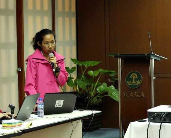 Ms. Amavel Velasco, Senior Agriculturist, DA-BAR Program Monitoring and Evaluation Division, discussed community based participatory action research.