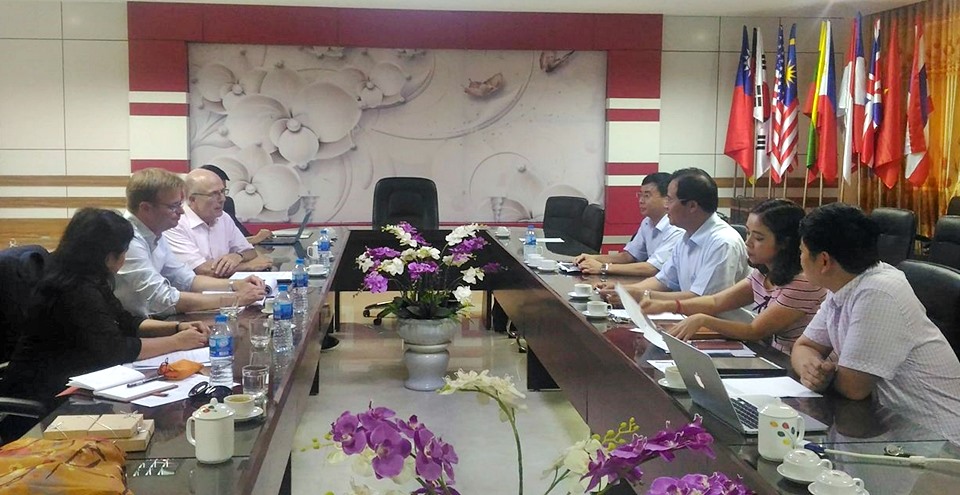 Dr. Bert-Jan Buiskool (second from left), Senior Consultant and Managing Partner, and Prof. Dr. Michael Krawinkel (third from left), Assessor, both of Ockham IPS of the Netherlands, interview Vietnamese participants of FSC-supported events organized by SEARCA.  Dr. Maria Cristeta N. Cuaresma (leftmost), Program Head for Graduate Education and Institutional Development, represented SEARCA.